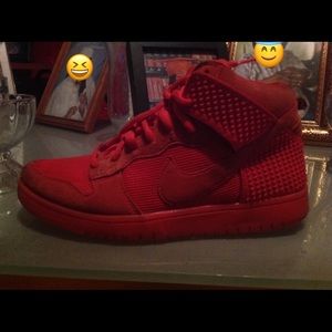 Nike Sb dunks red October